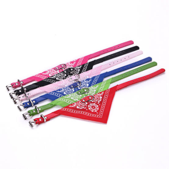 Dog bandanna collar